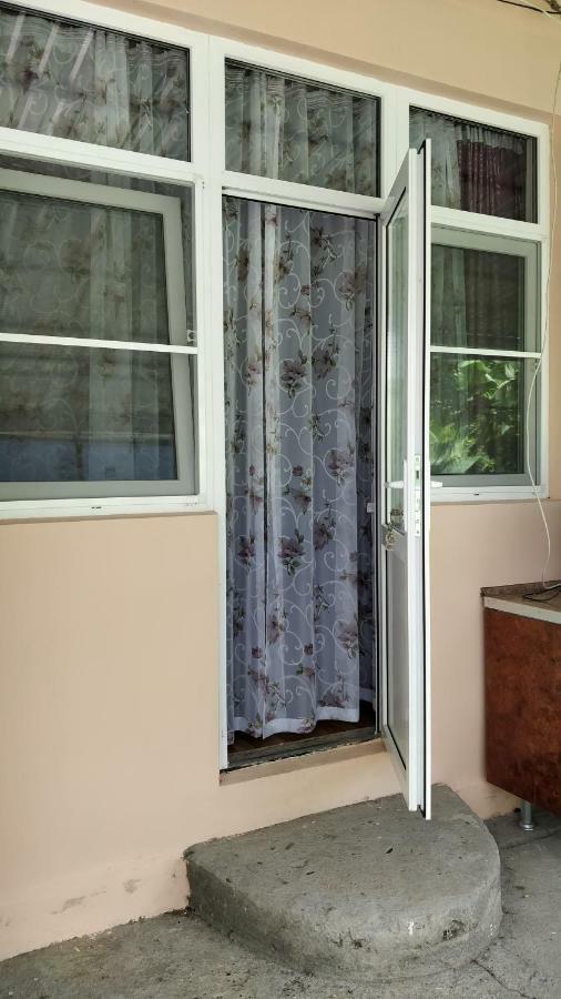 Tikhaya Gavan Guest House Gagra Exterior photo