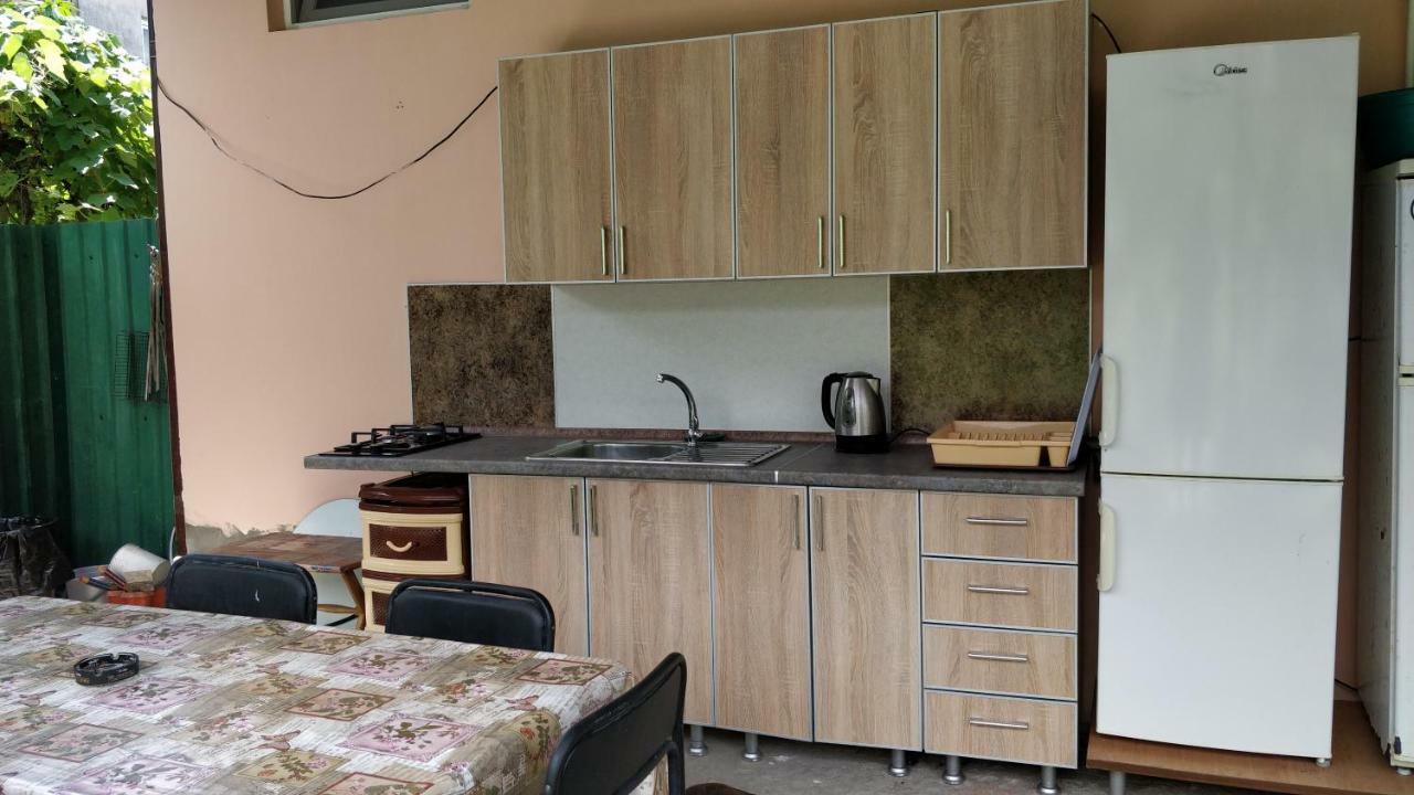 Tikhaya Gavan Guest House Gagra Exterior photo
